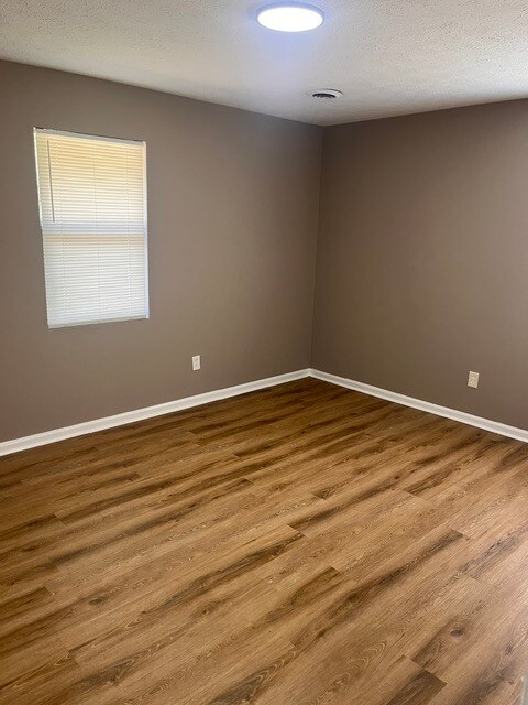 Building Photo - 1053 Vineyard Rd