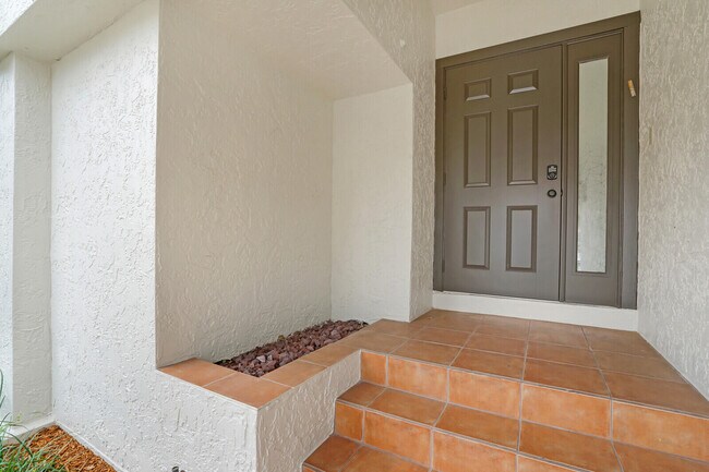 Foto del edificio - 5804 Fox Hollow Dr