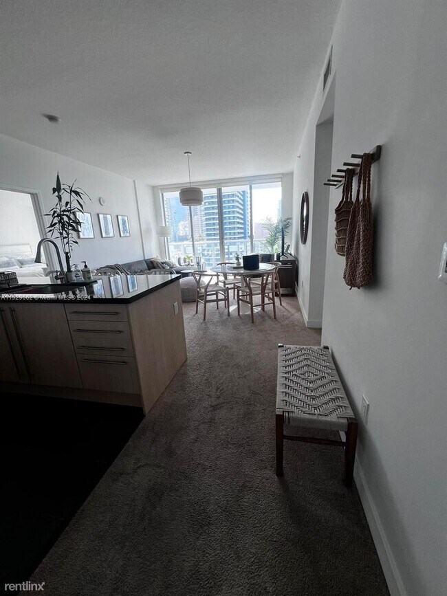 Foto del edificio - 79 SW 12th St