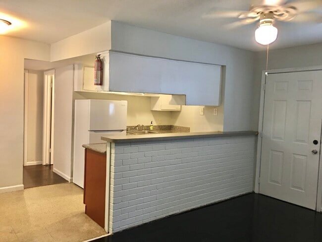 Building Photo - 1849 Richmond Ave.