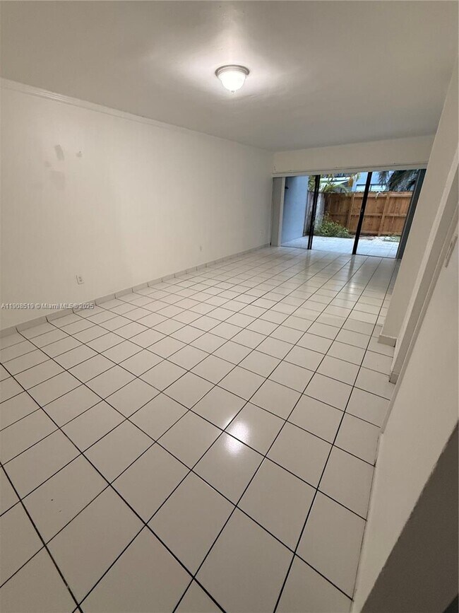 Foto del edificio - 6300 SW 138th Ct