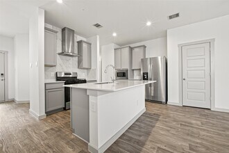 Building Photo - 12820 Tokenhouse Ln