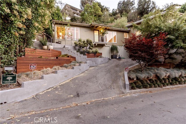 Foto del edificio - 2412 Canyon Oak Dr