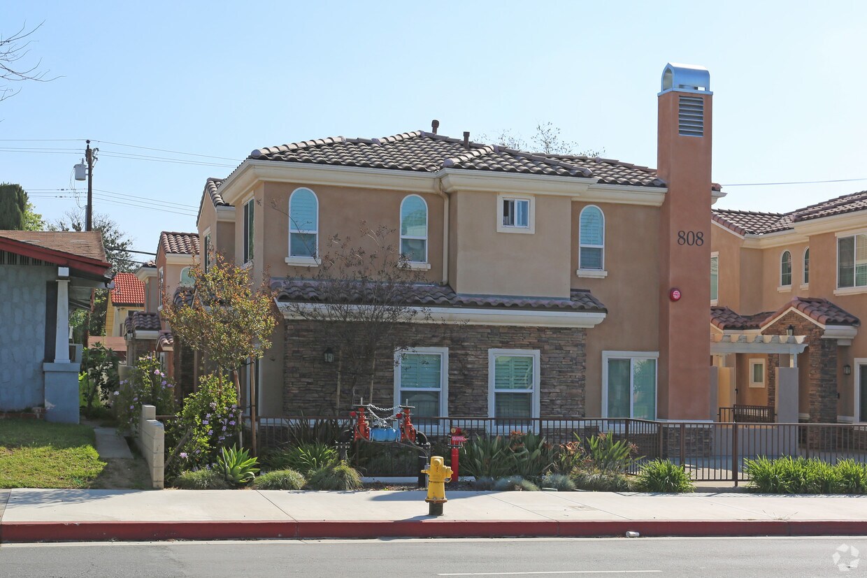 Foto principal - 808 N Garfield Ave