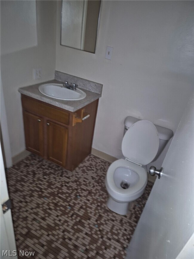 Foto del edificio - 640 Lakeside Dr