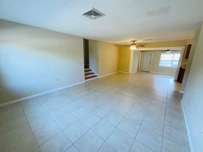 Foto del edificio - 3 Bedroom - Sunrise Blvd