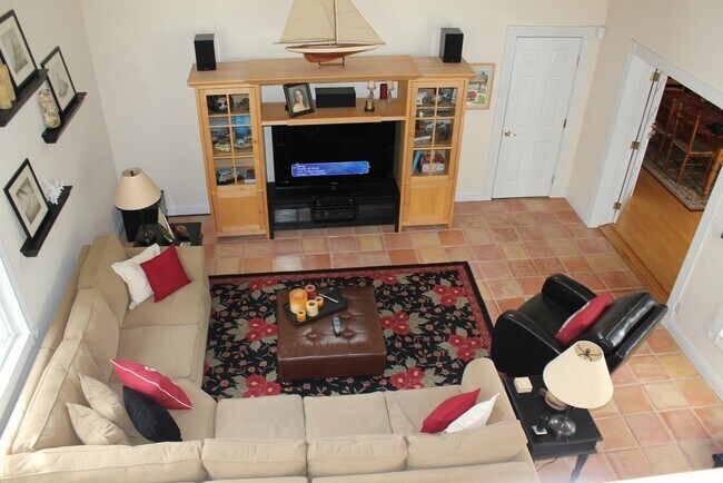 Building Photo - 125 Timberline Ct