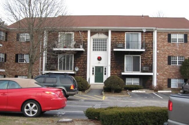Building Photo - 4 Chapel Hill Dr