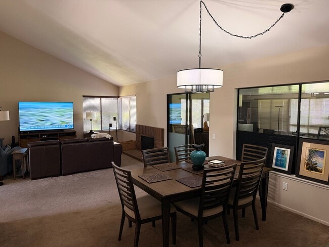 Building Photo - Large home on Golf Course in Leisure Village Senior Community