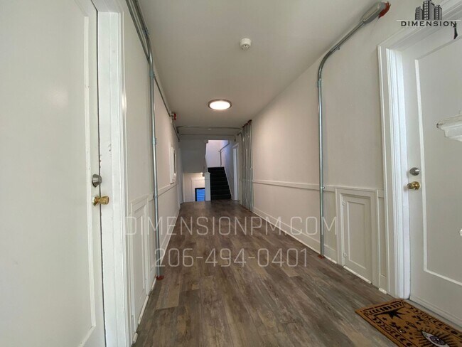 Interior Photo - 2331 Rockefeller Ave