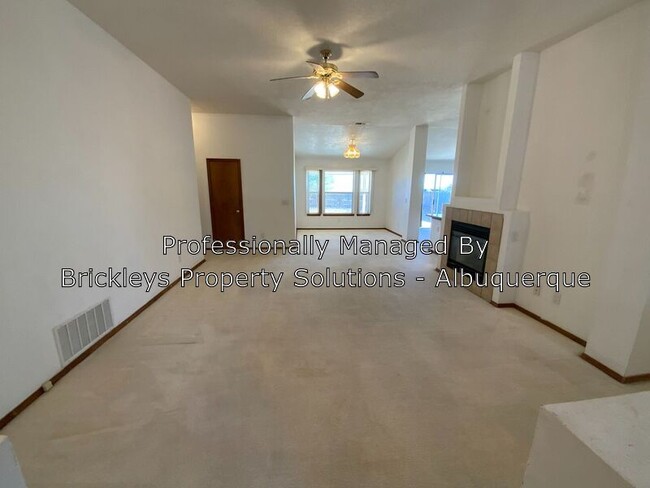 Building Photo - 16 Chamisa Cove
