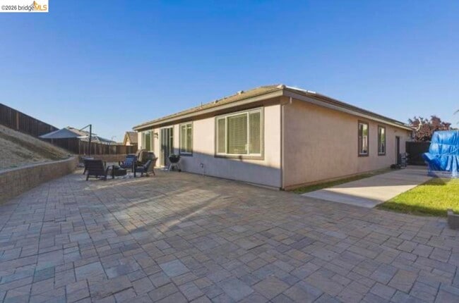 Building Photo - 3042 Barranca Dr