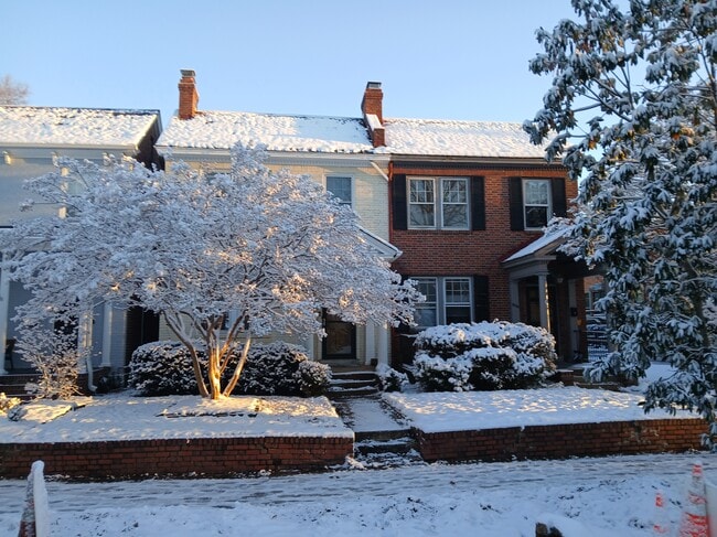 Building Photo - 3112 Grove Ave