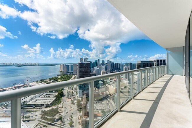Foto del edificio - 888 Biscayne Blvd