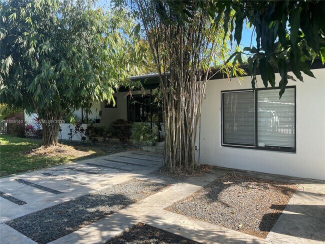 Foto del edificio - 5760 SW 56th St
