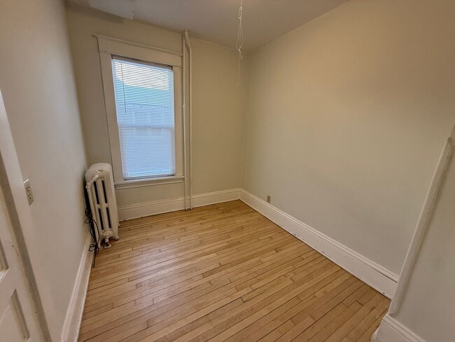 Building Photo - 1068 N Woodbridge St