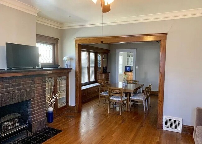 Building Photo - 11710 Buckingham Ave