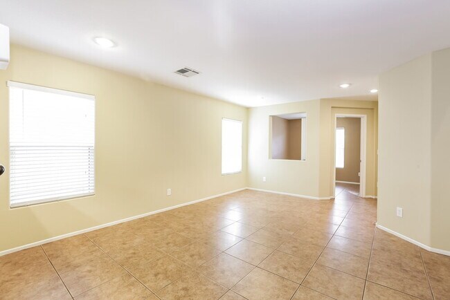 Foto del edificio - 710 Loughton St