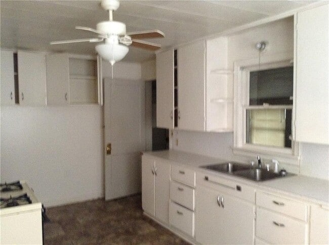 Building Photo - 2090 S Mt Olive St