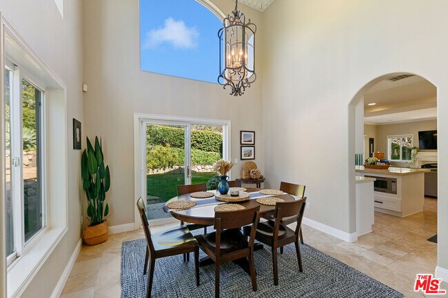 Building Photo - 28905 W Beach Ln