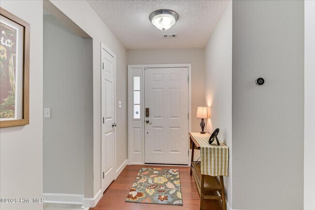 Foto del edificio - 135 Summerfield Cir