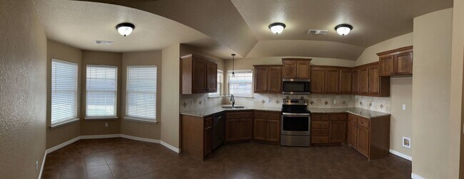 Building Photo - 9313 Buccola Ave