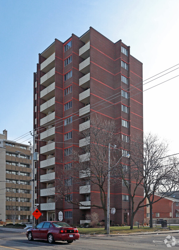 Primary Photo - 435 Eglinton Ave E