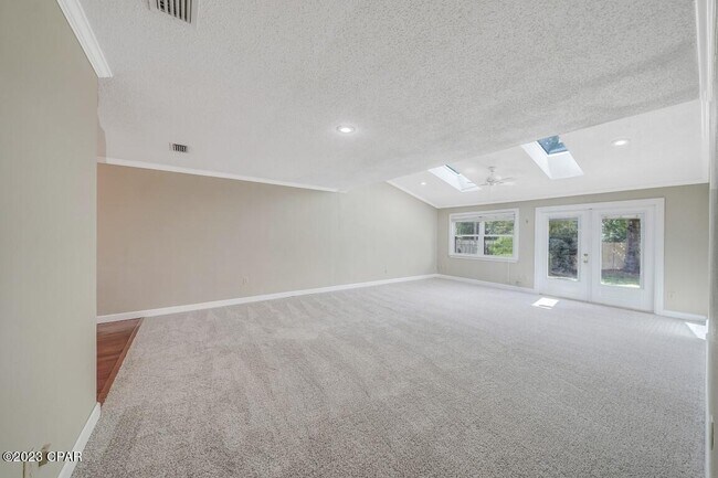 Foto del edificio - 1025 W 19th St