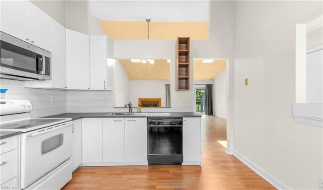 Building Photo - 280 Windship Cove