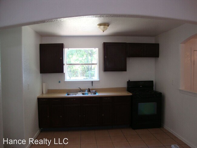 Building Photo - 3 br, 2 bath House - 256-Longview Dr