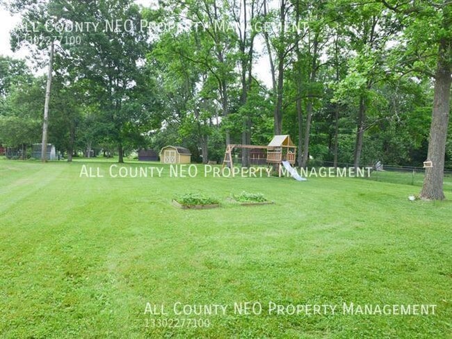 Building Photo - 4 Bedroom in Twinsburg! Available today!