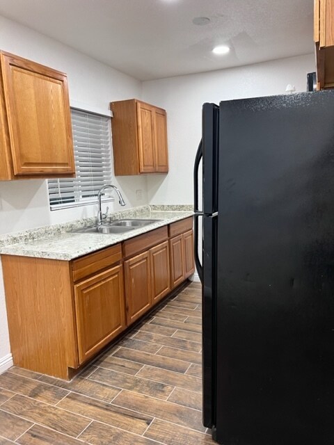 Building Photo - 1156 W 164th St
