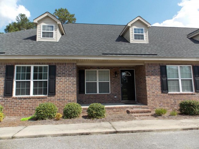 Foto del edificio - 112 Lakeview Commons Rd