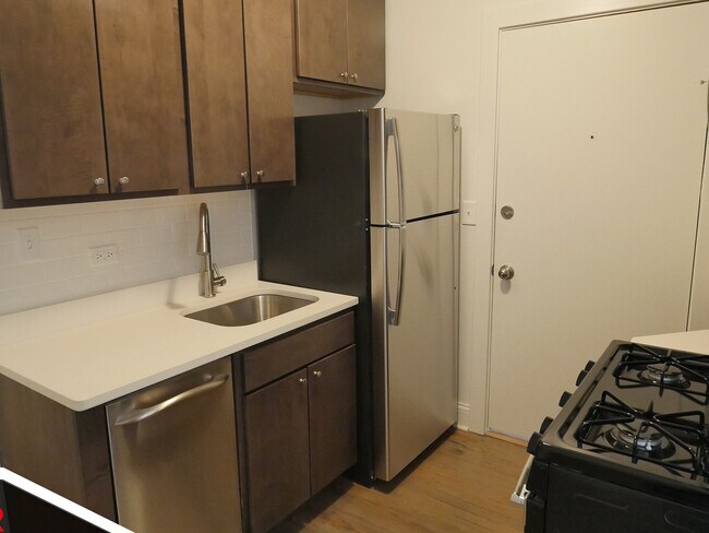Building Photo - 2641 N Spaulding Ave