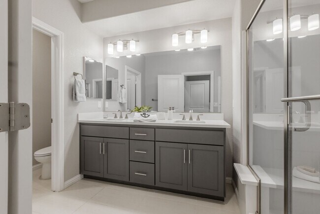 Foto del edificio - Modern Fremont Townhouse: 3 Beds, 3 Baths ...