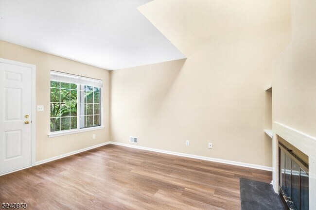 Building Photo - 34 Stevens Ct