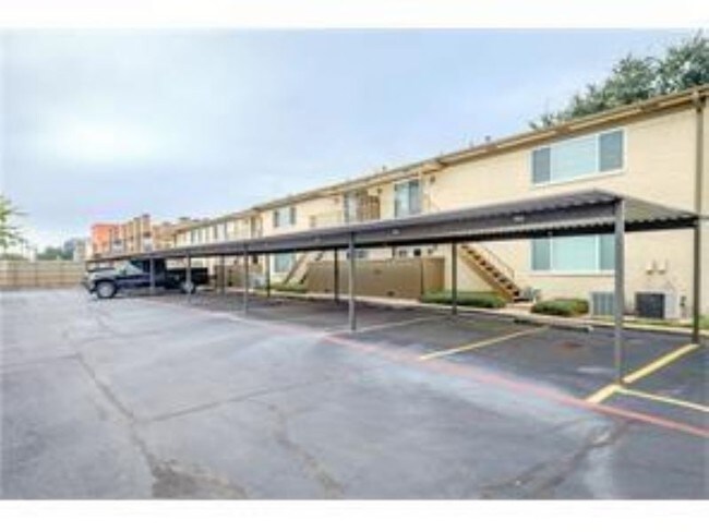 Foto del edificio - 10650 Steppington Dr