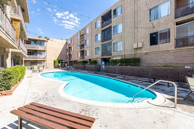 Building Photo - Welcome to Sherman West Apartments !!!