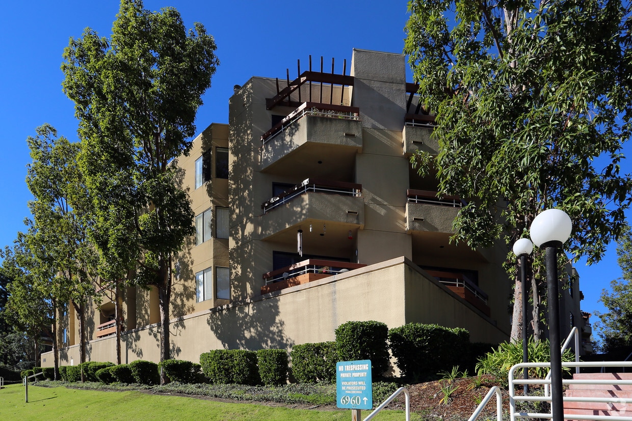 Lomas Del Cerro Apartments in San Diego, CA