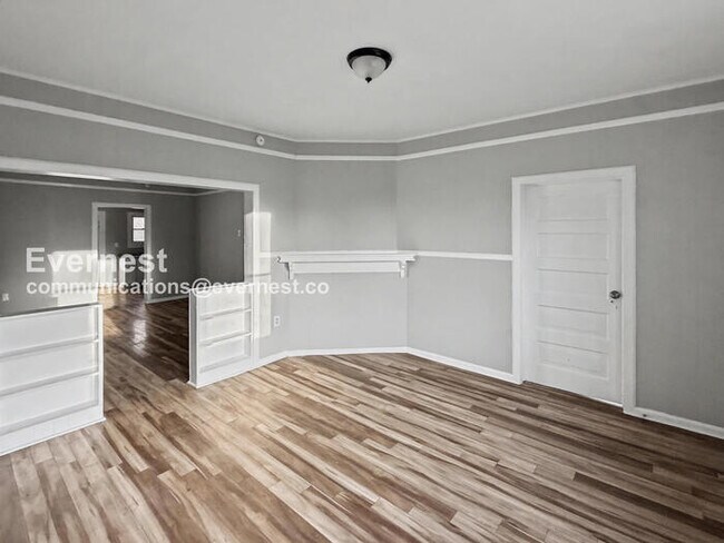 Foto del edificio - 4 Bed/1 Bath Home with On-Street Parking / Pet-Friendly / Vouchers Accepted / Available Now!