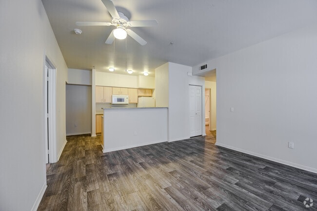 Building Photo - Sterling Pointe