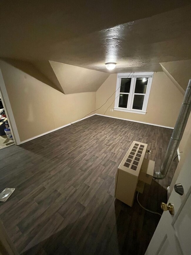 Building Photo - 841 S Oakland Ave