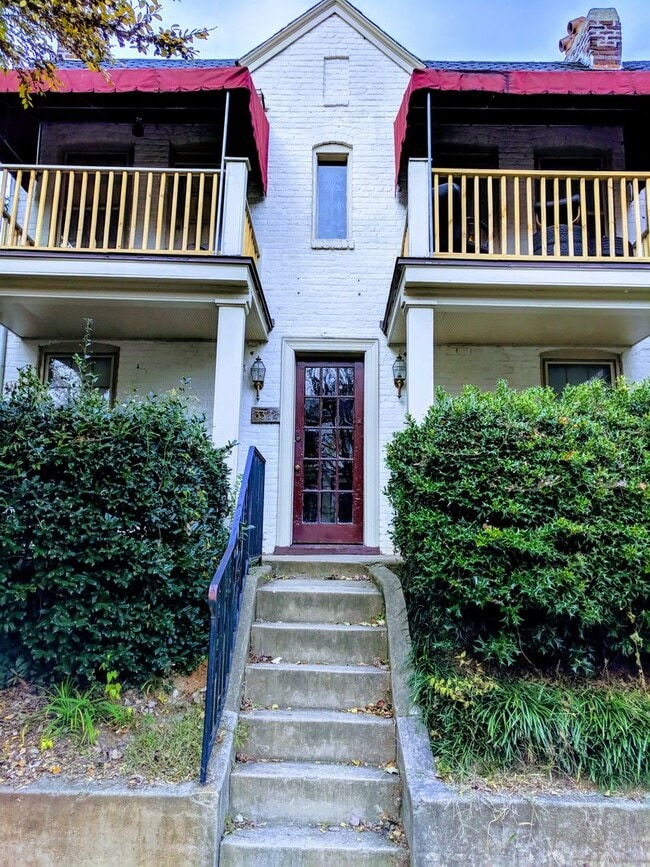 Building Photo - 3322 Ellwood Ave