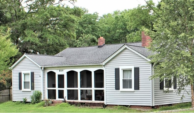 Building Photo - 204 Louise Ave