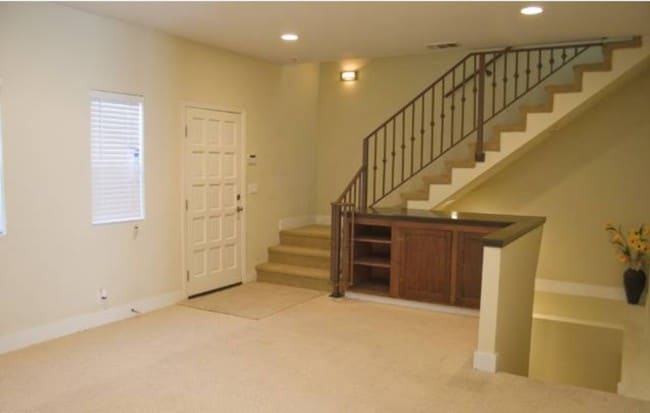 Building Photo - 642 N La Fayette Park Pl