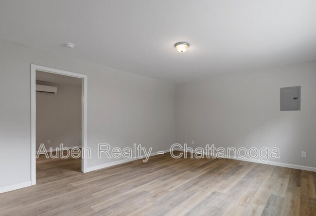 Building Photo - 133 W Ridgewood Ave