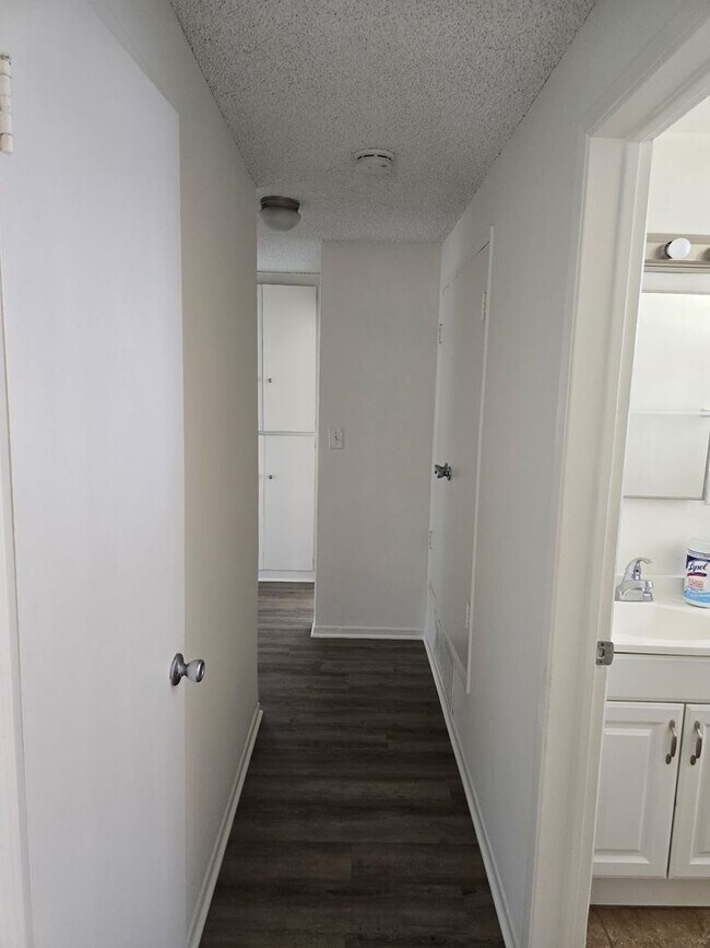 Foto del edificio - BUENA PARK 3 BEDROOM 2 BATH $3,975   (VALL...