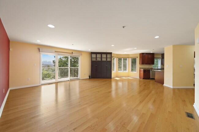 Building Photo - 43 Legend Hills Dr