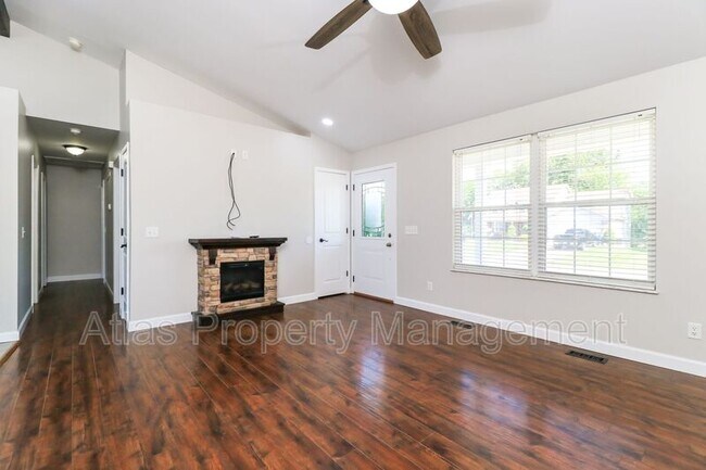 Building Photo - 805 Whisper Creek Ct