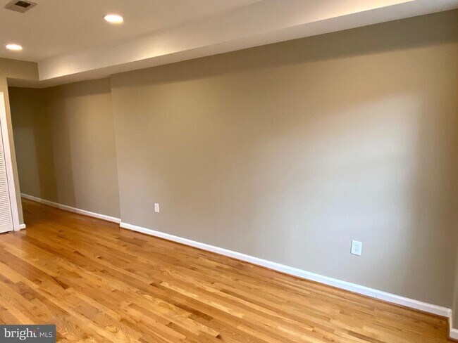 Building Photo - 2011 Vermont Ave NW